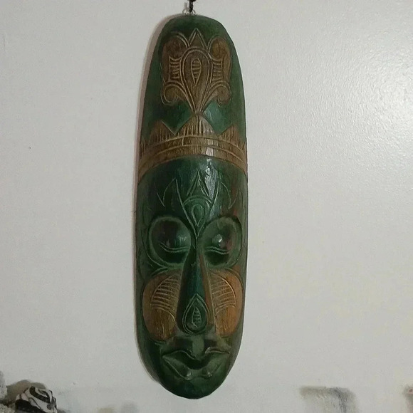19×6 Vintage African tribe carved wood mask..unique